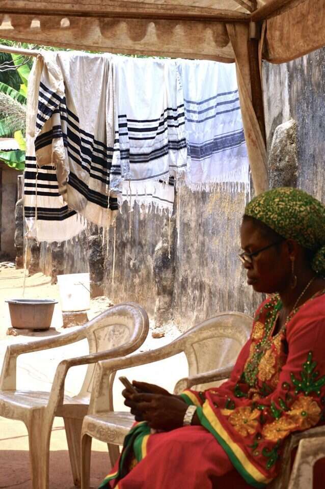 היהדות צוברת פופולריות בניגריה. בת שבט האיבו הטוענים שהם משבט גד. | באדיבות ד"ר ארי גרינספן