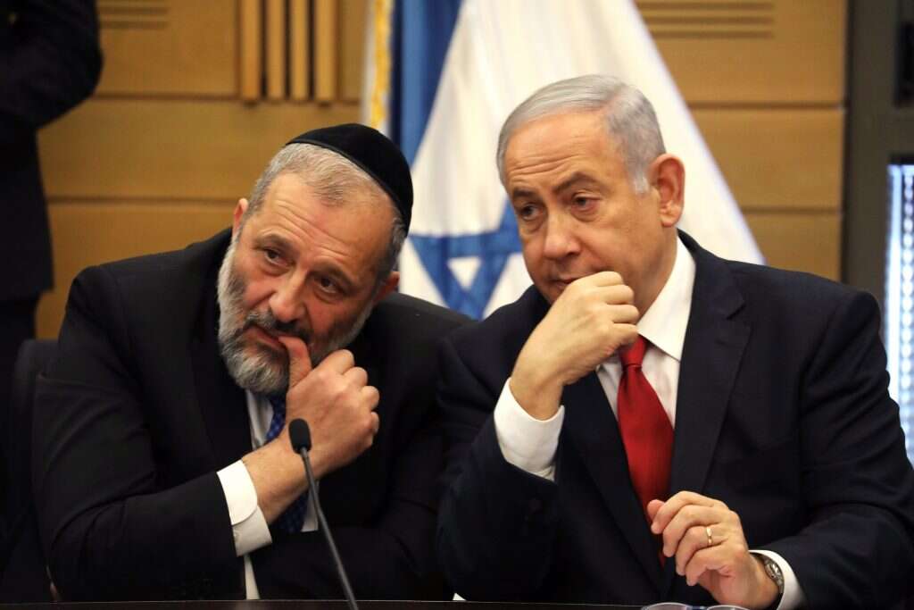 נתניהו ודרעי בישיבת מפלגות הימין. | EPA נתניהו ודרעי בישיבת מפלגות הימין. | EPA