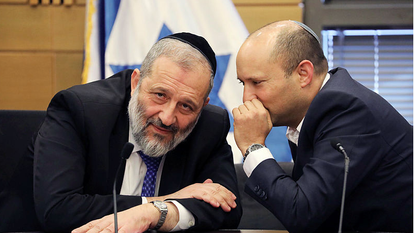 נפתלי בנט ואריה דרעי. | EPA