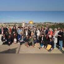 ניצולי השואה על רקע הר הבית. | ראובן פיטוסי