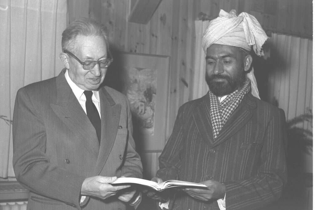 המנהיג האחמדי מוחמד שריף עם נשיא המדינה יצחק בן צבי בבית הנשיא בירושלים, 1955. | אילן ברונר, לע"מ