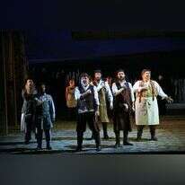 "בזכות המסורת הצלחנו לשמור על עצמנו". ההצגה "כנר על הגג" בתיאטרון הקאמרי. | ז'ראר אלון, באדיבות ארכיון הקאמרי