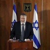 היועמ"ש לשעבר אביחי מנדלבליט. | EPA היועמ"ש לשעבר אביחי מנדלבליט. | EPA