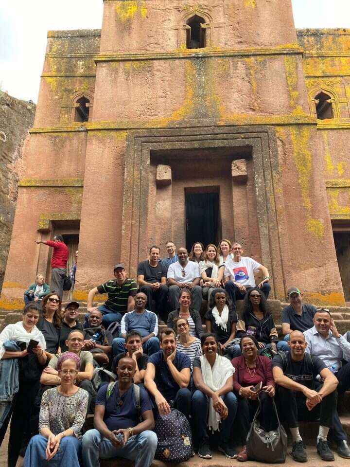 הקבוצה בלליבלה. הקבוצה בלליבלה.