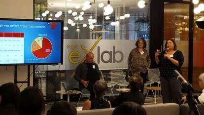 החוקרים מציגים את המחקר. | ישי פרידמן