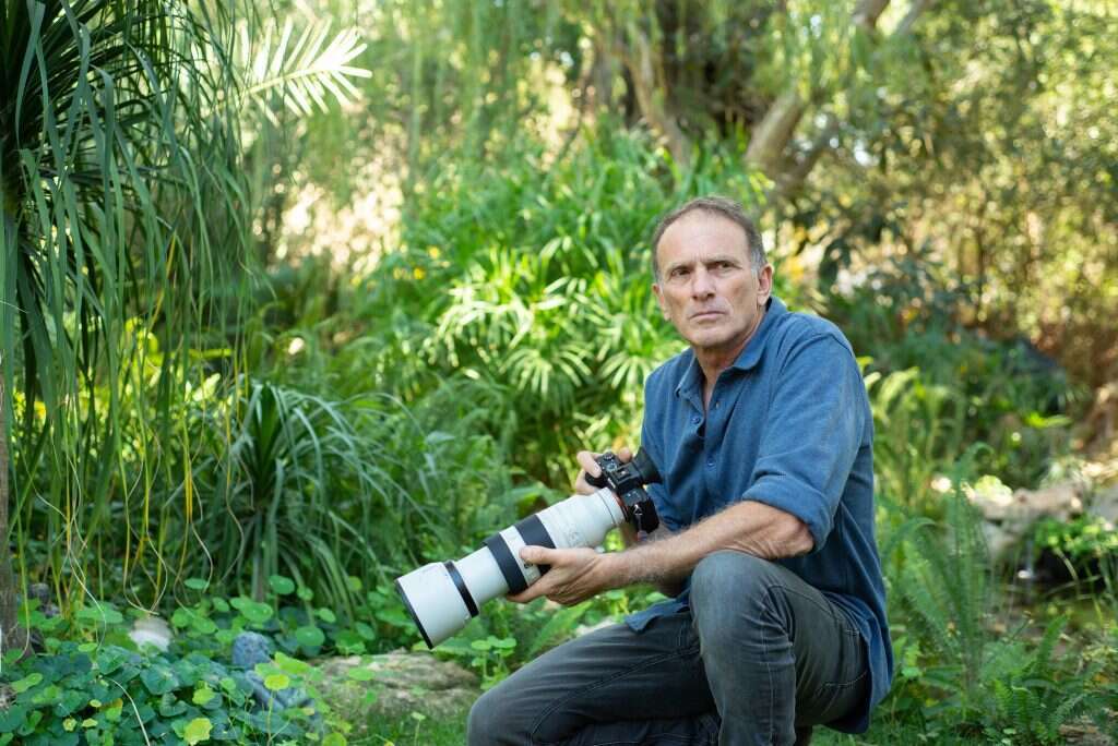 הצלם אייל ברטוב. | יואב זוהר