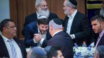 נתניהו וסמוטריץ' בישיבת מרכז הרב, ביום ירושלים. | אורן בן חקון נתניהו וסמוטריץ' בישיבת מרכז הרב, ביום ירושלים. | אורן בן חקון