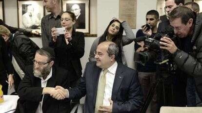 חברי הכנסת טיבי וגפני במסיבת עיתונאים משותפת, 2014. | תומר נויברג, פלאש 90