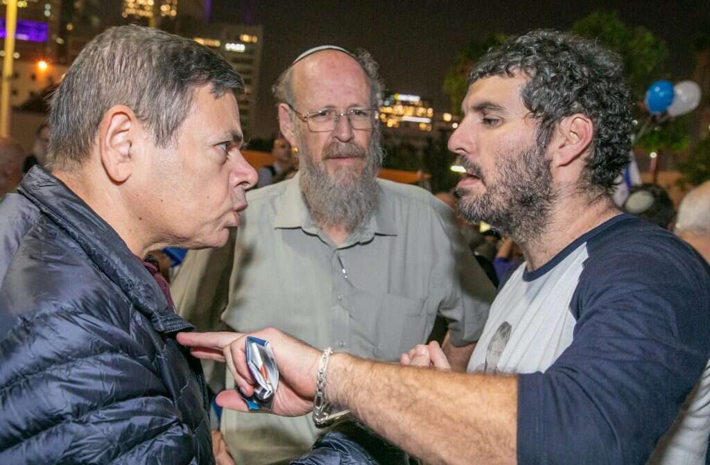 איסי ושר שלום. | יוסי אלוני