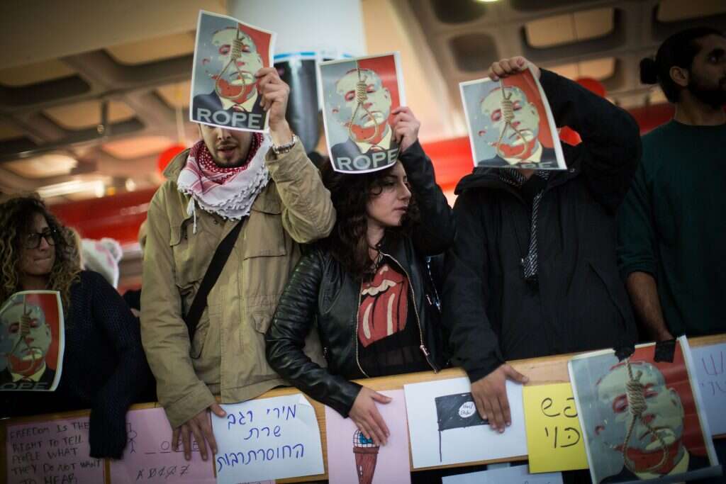 "תרגיל אקדמי ולא הסתה". סערת ביבי וחבל התלייה. | הדס פרוש, פלאש 90 "תרגיל אקדמי ולא הסתה". סערת ביבי וחבל התלייה. | הדס פרוש, פלאש 90