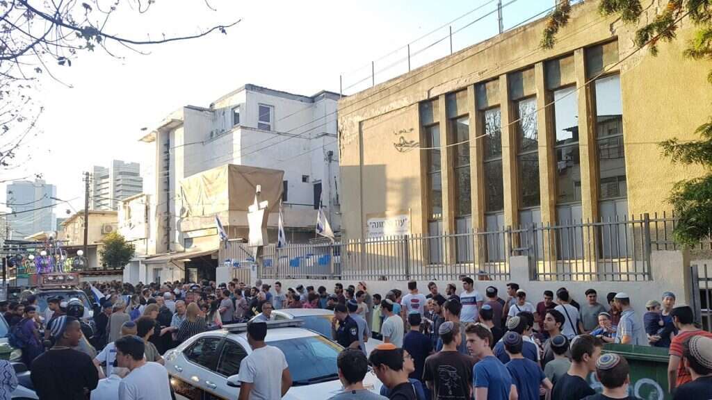 למלא את בתי הכנסת הריקים. ישיבת "עוז ואמונה". | נדב גולדשטיין, TPS