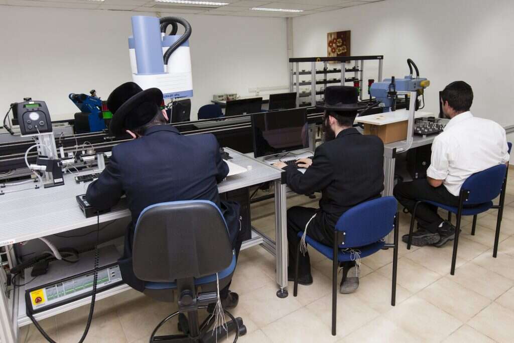 חרדים באקדמיה. | דודי ועקנין