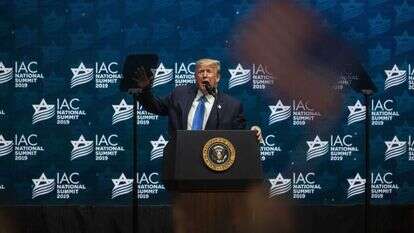 דונלד טראמפ בוועידת ה-IAC ב-2019. | גטי אימג'ס דונלד טראמפ בוועידת ה-IAC ב-2019. | גטי אימג'ס