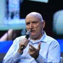 אלוף במיל' יצחק בריק. | שריה דיאמנט