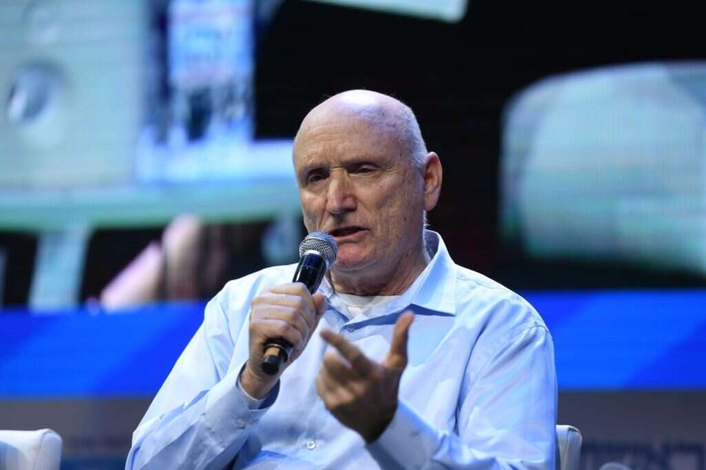 אלוף במיל' יצחק בריק. | שריה דיאמנט