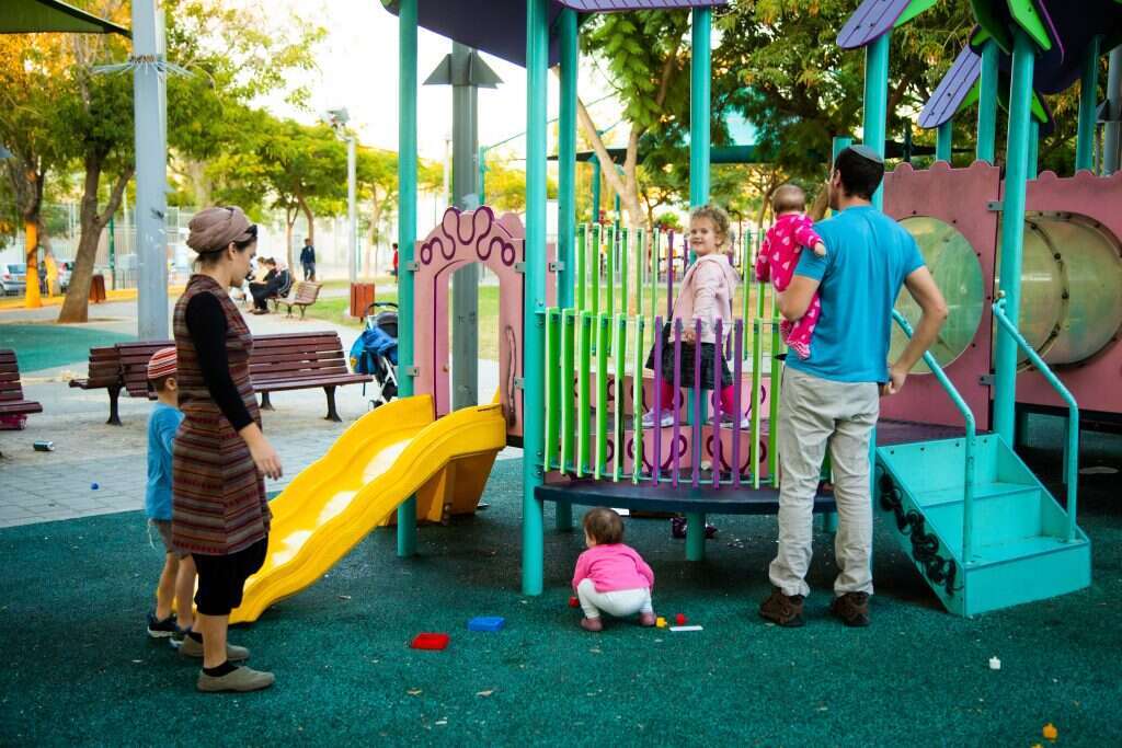 "לא באנו להילחם אלא להוסיף אור". גינה ציבורית בשכונת שפירא. | אריק סולטן