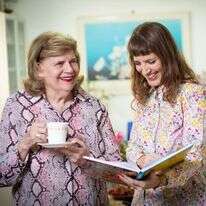 אפרת ליכטנשטט ורות סירקיס. | אריק סולטן