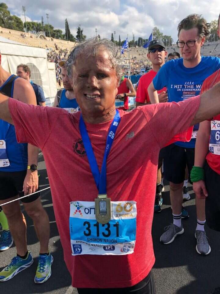 "אם אתה משדר חיוביות, אתה מקבל המון מהחברה". שמעון נבון מסיים מרתון. | מתוך האלבום המשפחתי