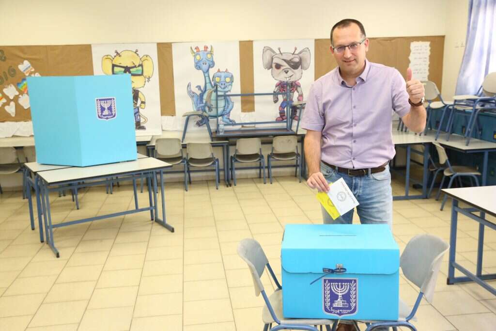 רן קוניק. | יהושע יוסף