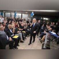 נתניהו במפגש עם תומכים במעון בבלפור. ללא קרדיט