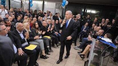 נתניהו במפגש עם תומכים במעון בבלפור. ללא קרדיט