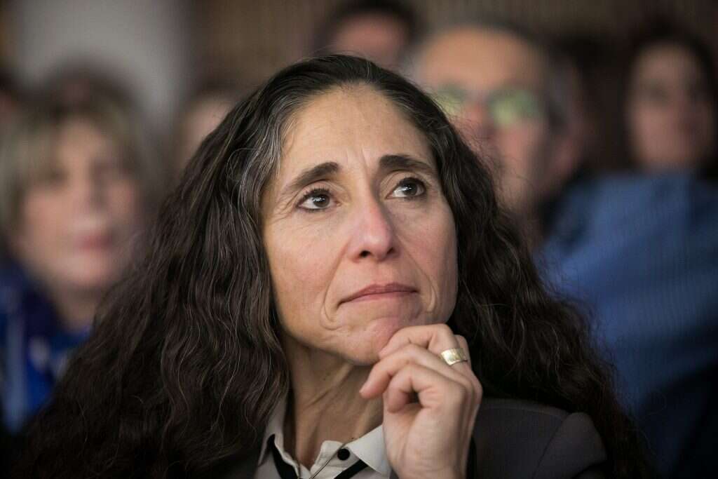 אורלי בן־ארי בטקס הפרידה משי ניצן. | אוליבייה פיטוסי, פלאש 90 אורלי בן־ארי בטקס הפרידה משי ניצן. | אוליבייה פיטוסי, פלאש 90