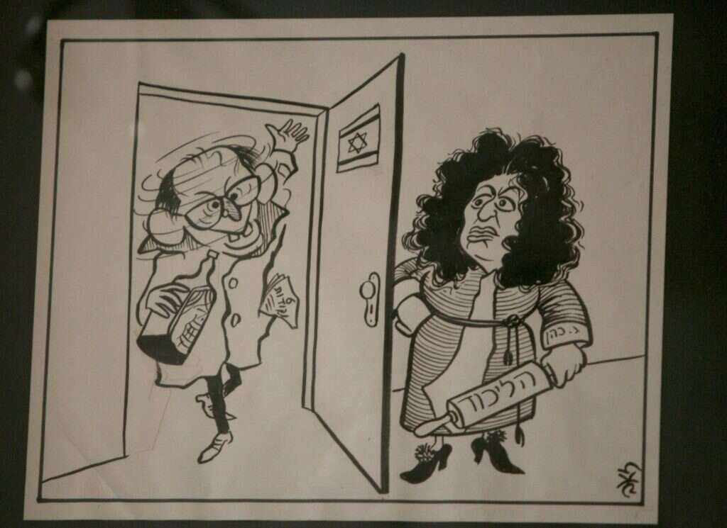 הקריקטורה בביתה של גאולה כהן ז"ל