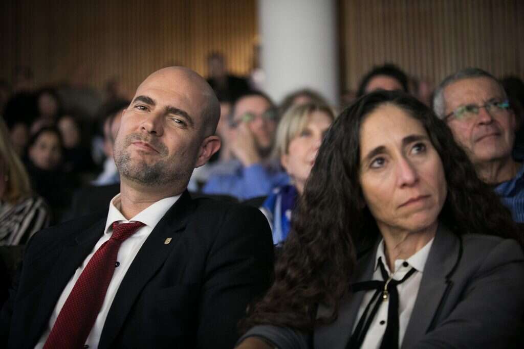 אורלי בן־ארי ואוחנה בטקס הפרידה משי ניצן. | אוליבייה פיטוסי, פלאש 90