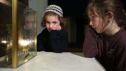 חנוכה. | מרים צחי