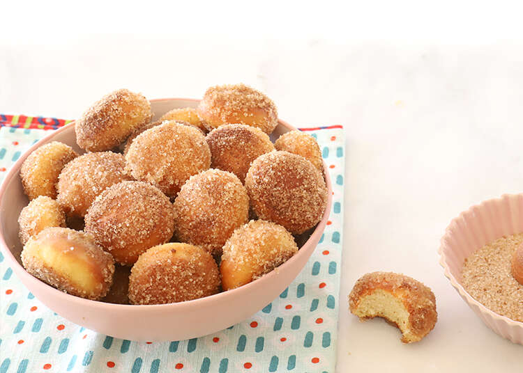 מיני סופגניות סוכר וקינמון אפויות. | אפרת ליכטנשטט