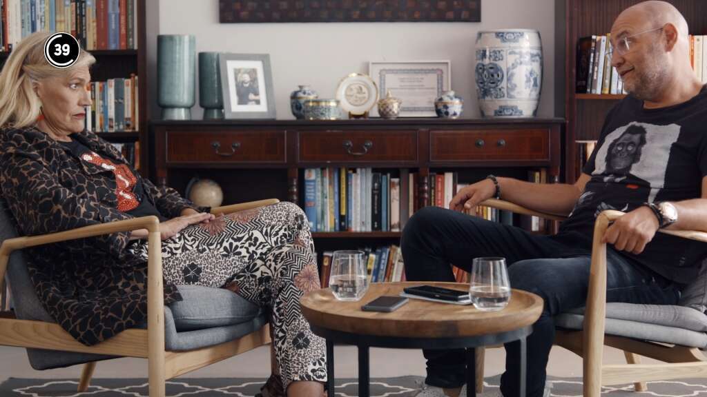 שאלה שמעסיקה כל אמן. "לצבי יש בעיה". | מסך