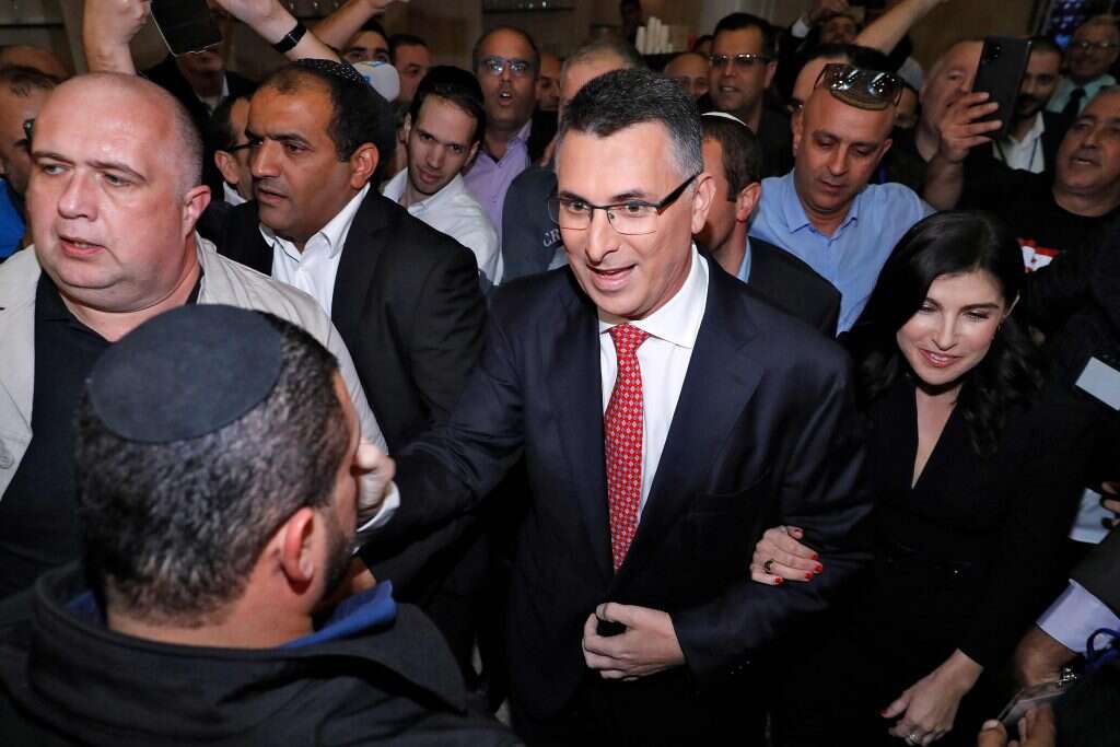 ח"כ סער ורעייתו גאולה אבן מגיעים להשקת הקמפיין שלו לראשות הליכוד, השבוע. | AFP