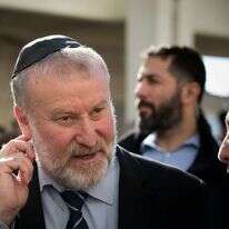 אביחי מנדלבליט. | אוליבייה פיטוסי, פלאש 90