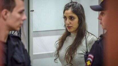 נעמה יששכר מובאת לדיון במוסקבה. | AFP