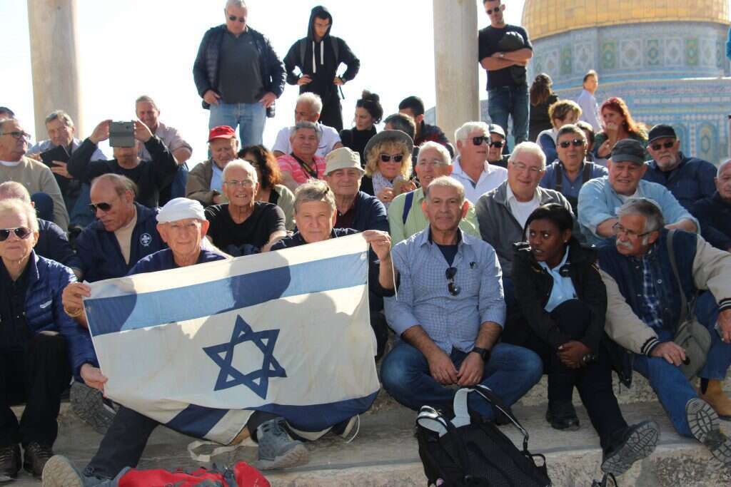 יורם זמוש וחבריו בהר הבית. | אופירה הלוי באדיבות מעריב