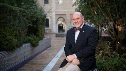 אלן קלמונס בביקורו בירושלים. | יונתן זינדל, פלאש 90