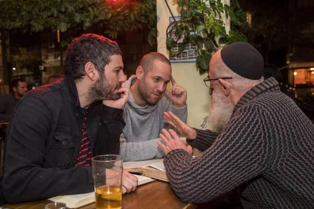 הרב יעקב מדן, יותם זמרי ויקי הפשטיין. | יוסי אלוני