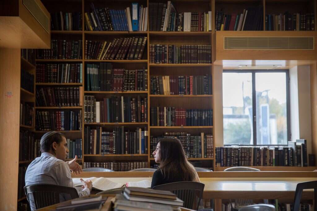 הרב אברהם סתיו ותמר פרלשטיין. | הדס פרוש - פלאש 90