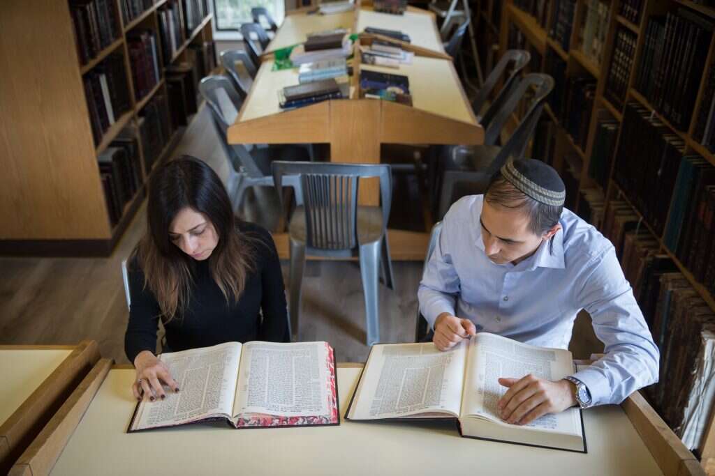 הרב אברהם סתיו ותמר פרלשטיין. | הדס פרוש - פלאש 90