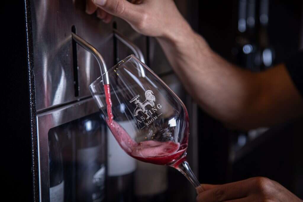 טייסטינג רום, מכונת יין. | חיים יוסף