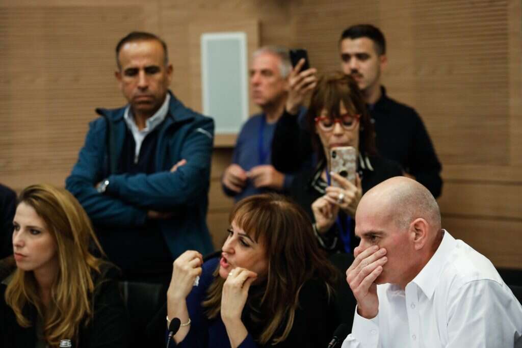 ח"כ קטי שטרית בוויכוח עם ח"כ אחמד טיבי. | אוליבייה פיטוסי, פלאש 90 ח"כ קטי שטרית בוויכוח עם ח"כ אחמד טיבי. | אוליבייה פיטוסי, פלאש 90