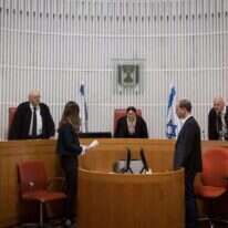 הדיון בבג"ץ על כשירותו של נתניהו להקים ממשלה, השבוע. | יונתן זינדל, פלאש 90 הדיון בבג"ץ על כשירותו של נתניהו להקים ממשלה, השבוע. | יונתן זינדל, פלאש 90