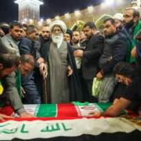 ארונו של סולימאני במסע הלוויה שהחל בעיר נג'ף בעיראק. | EPA