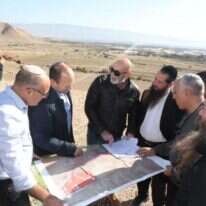 שר הביטחון נפתלי בנט עם ראש מועצת בקעת הירדן ויו"ר מועצת יש"ע דוד אלחייני. | מירי צחי