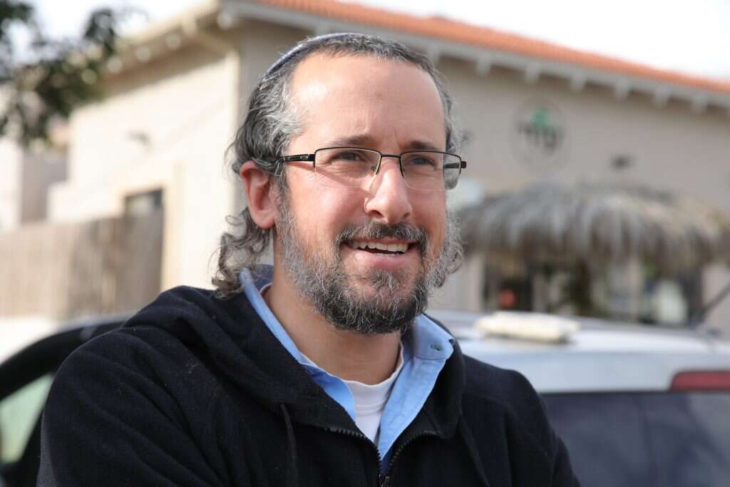 אריאל. | יוסי אלוני