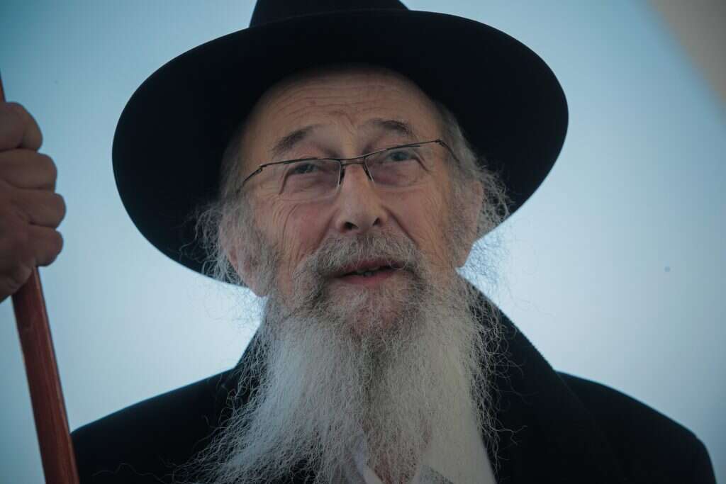 הפוסט־מודרניזם הוא מקור לחורבן חברתי. הרב צבי טאו. | אורן בן חקון