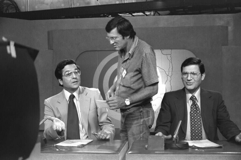 יעקב אחימאיר, יאיר שטרן ודניאל פאר באולפן 'מבט', 1980. | חנניה הרמן, לע"מ