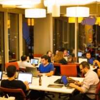 עובדים בקמפוס גוגל. | אריק סולטן