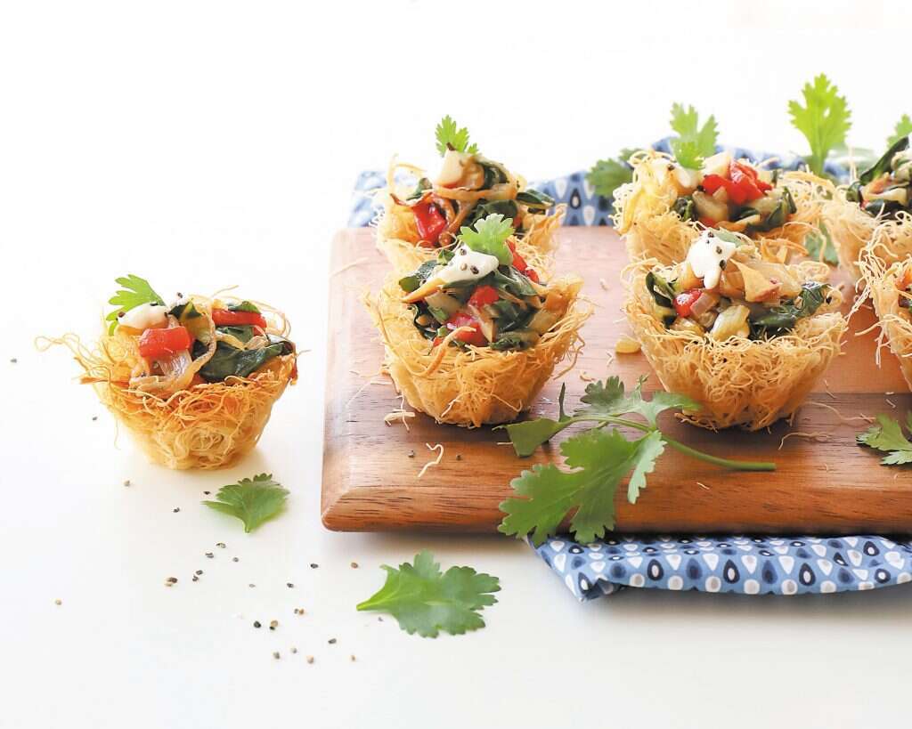 סלסילות קדאיף במילוי מנגולד ופלפלים קלויים. | אפרת ליכטנשטט