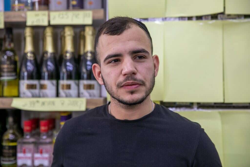 רום. | יוסי אלוני רום. | יוסי אלוני